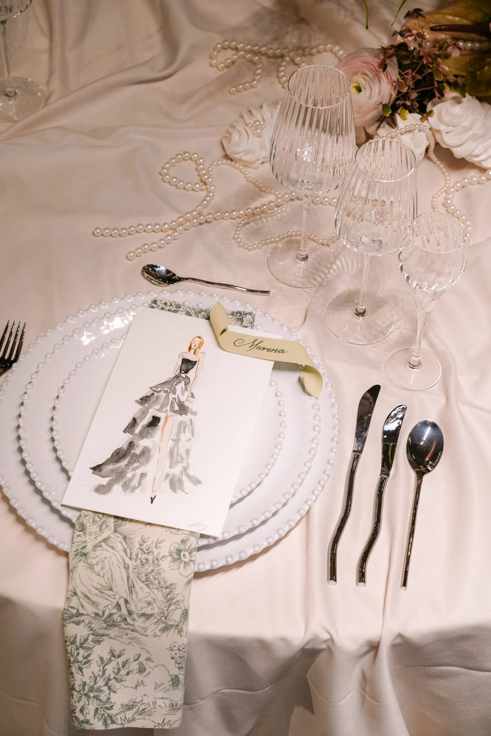 Watercolor guest portrait on a plate, wedding at InterContinental Geneva.